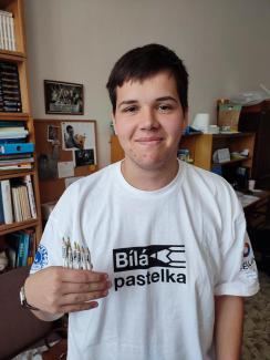 Bílá pastelka 2024