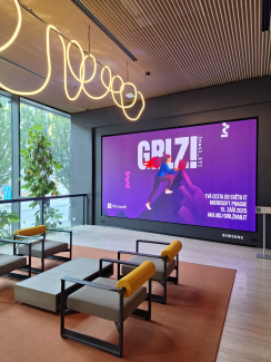 Girlz Nail IT: Cesta do světa IT